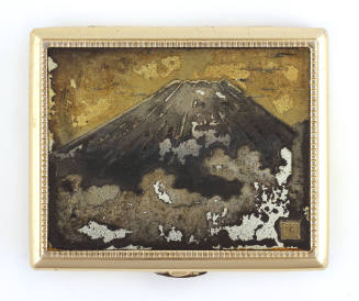 Cover of cigarette case with gold frame, image of Mount Fuji emerging from clouds in center